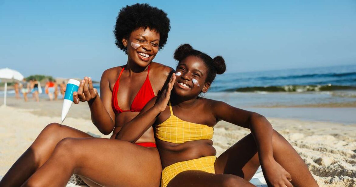 ¡Vigile el sol! El 71% de las personas usan productos de protección de la piel y el cabello en verano