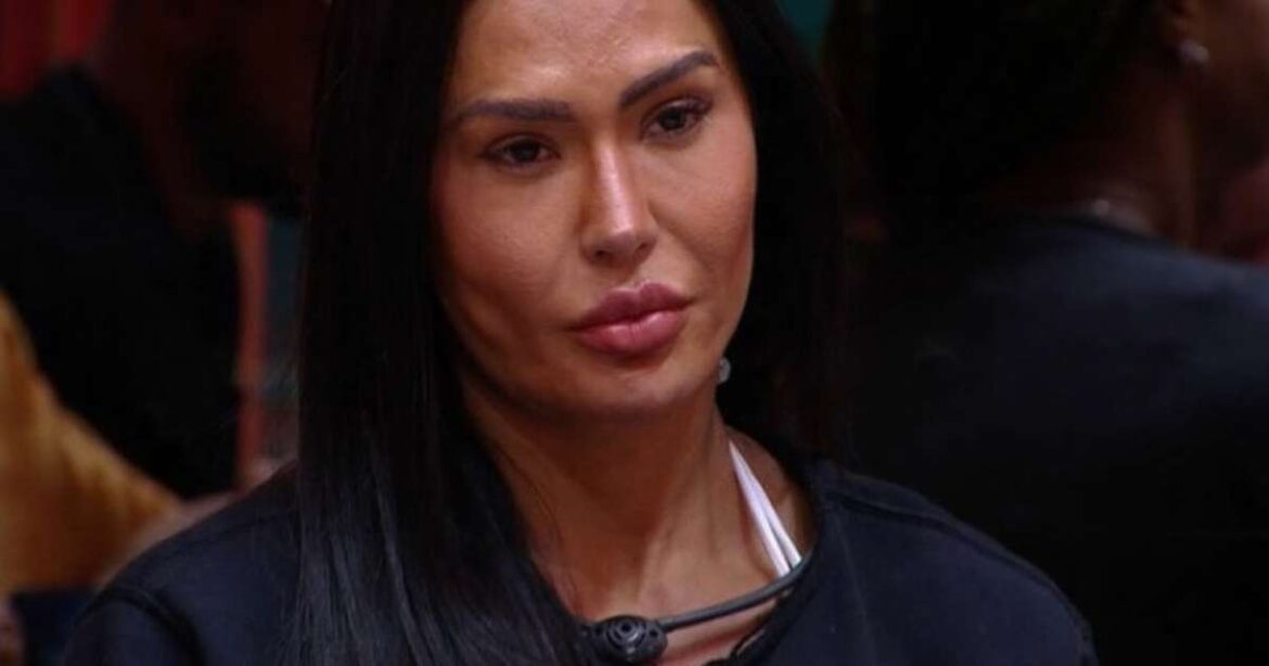 Grasayan se rebeló con la producción con el propósito anormal: “¿Qué fue gastado?”
