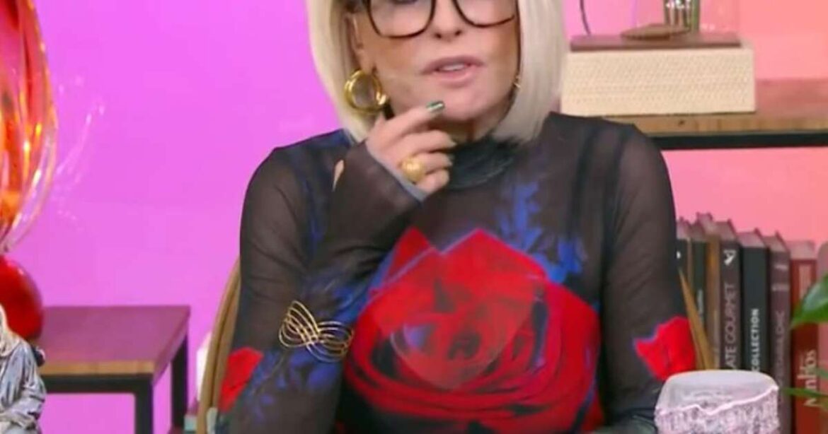 Anna Maria Braga es ingresada en el hospital a toda prisa después de la mordedura de Scorpion