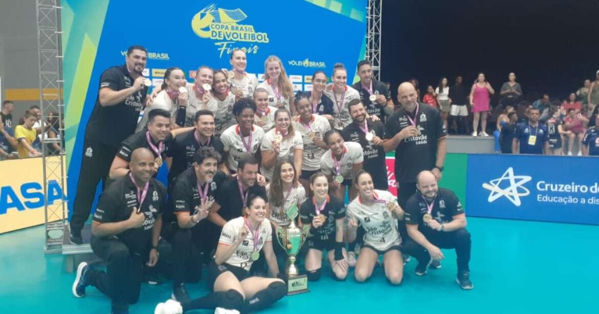 Natalia decidió que Osasco Sesi golpeó a Baueru y campeones de cuatro veces en la Copa de Brasil