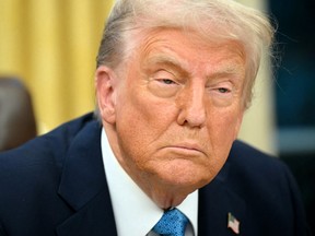 Trump soborna a Canadá con fuerza, advirtió a Trudeau que no golpee la espalda